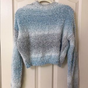 🎯 - Fuzzy dusky blue ombre long sleeve cropped sweater 🫐